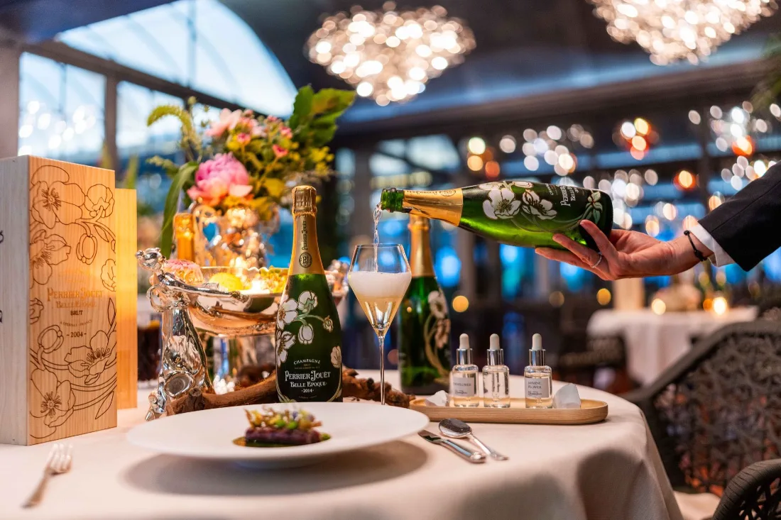 Perrier-Jouët Belle Epoque wird zum Champagnermenü ECCO meets Perrier-Jouët eingeschenkt