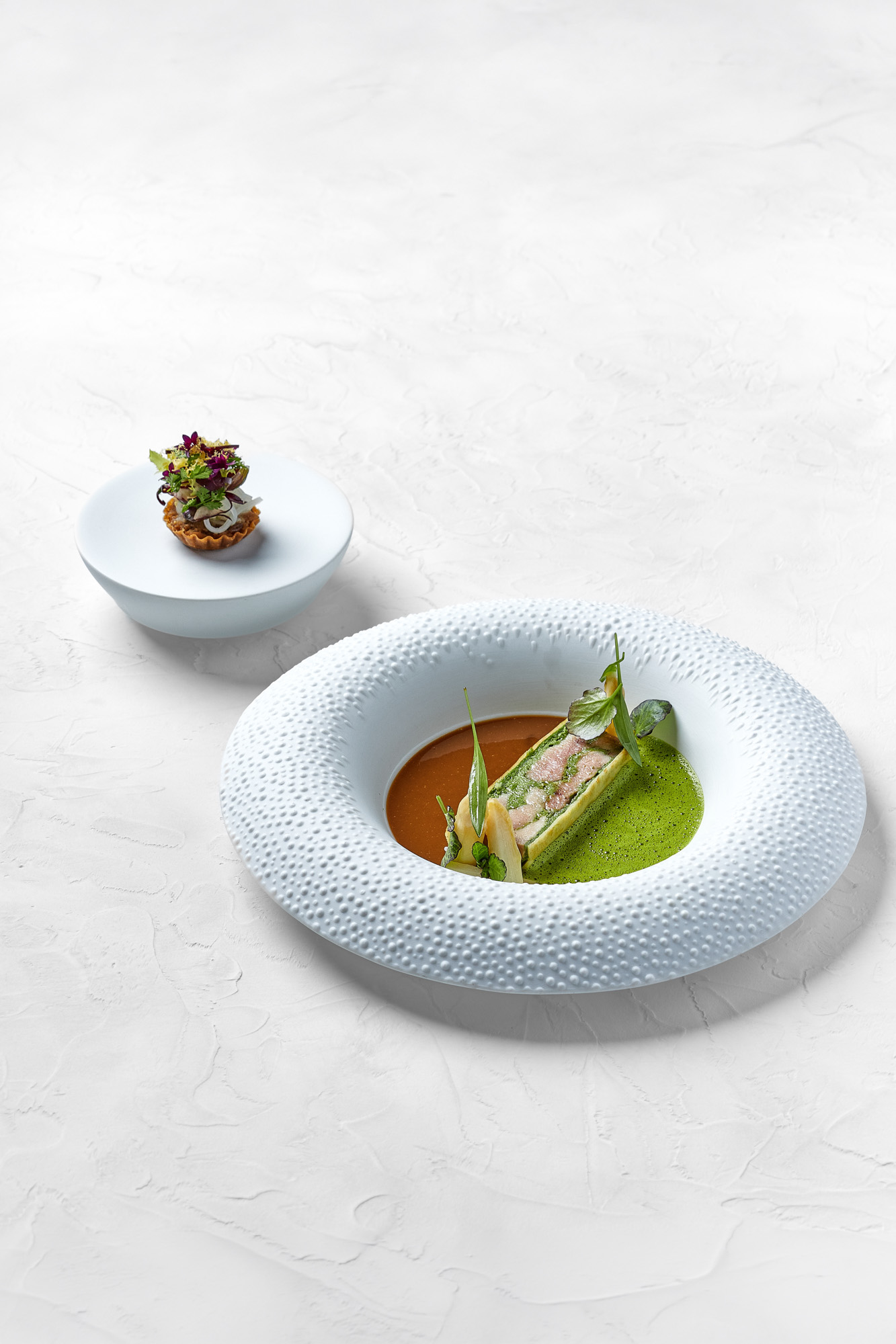 Elsässer Wachtel mit weissem Spargel, Bärlauch und Entenleber im ECCO Ascona